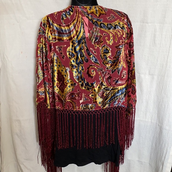 Poncho - Picture 2 of 2